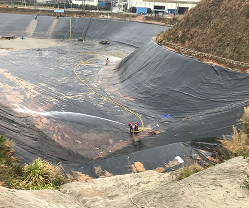 洪湖废水池清理